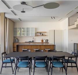 4 Bedroom Luxury Villa with Heated Pool and boat mooring, Ciovo near Trogir – Sleeps 8